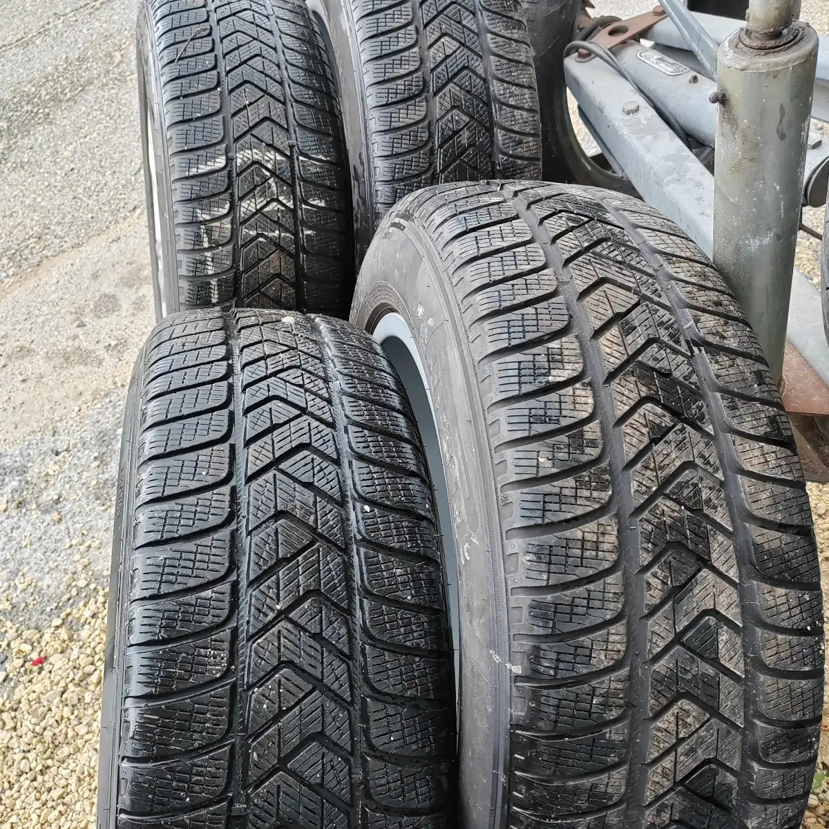 4 Roues complètes de 18 pouces jantes Mercedes origine alu  avec 4 pneus hivers de 235/60R18 103H W253 W251 W164 W163 W166 W222 W221 W211 W212 W213 W219 W218