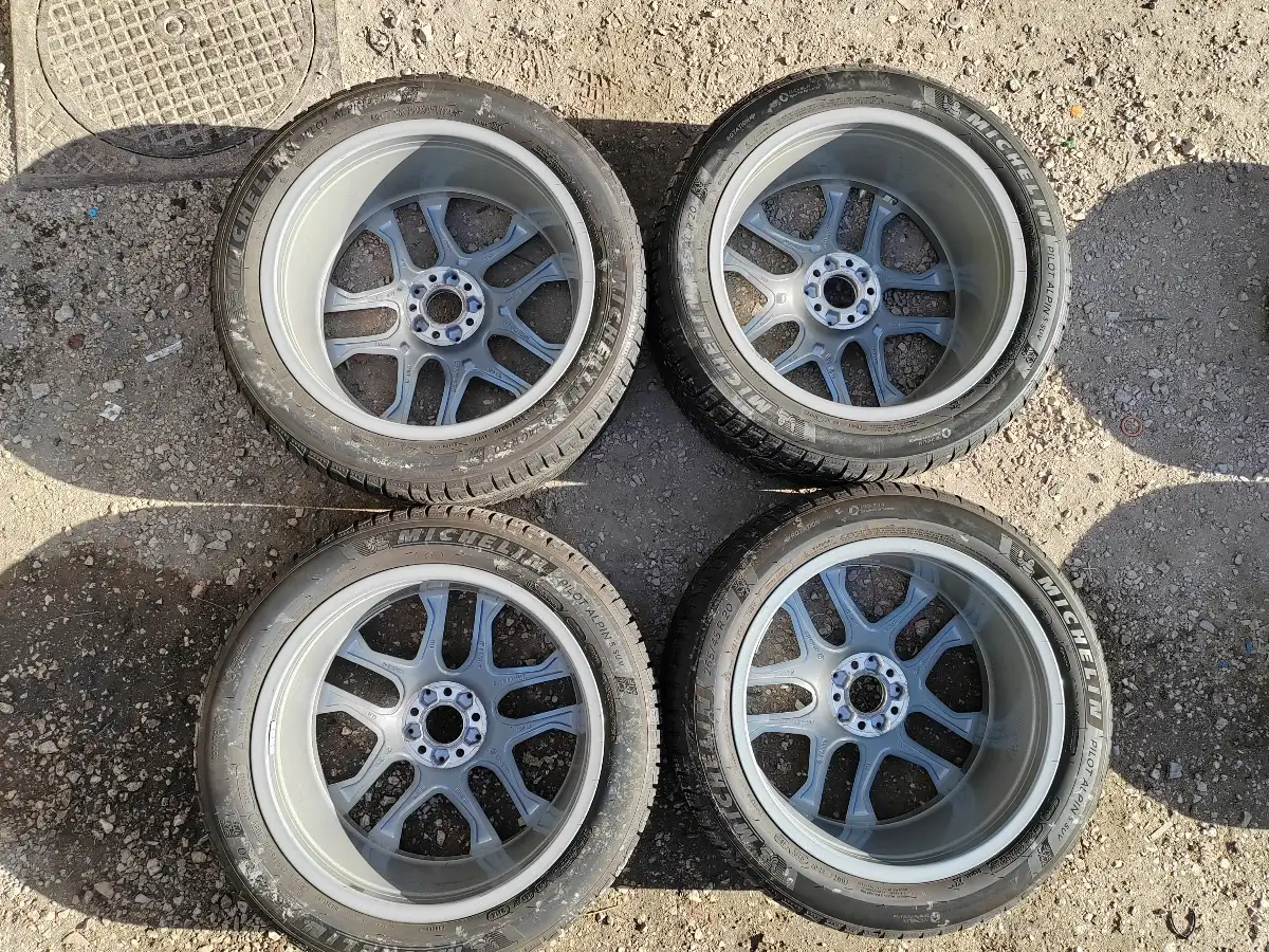 4 Roues complètes 20 pouces avec pneus Michelin hiver + jantes Mercedes AMG origine alu de 20 pouces 265/45R20 et 295/40R20 W213 W