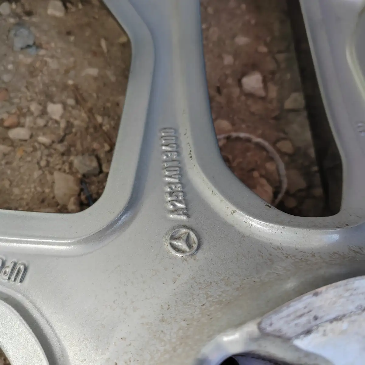 4 Roues complètes 20 pouces avec pneus Michelin hiver + jantes Mercedes AMG origine alu de 20 pouces 265/45R20 et 295/40R20 W213 W