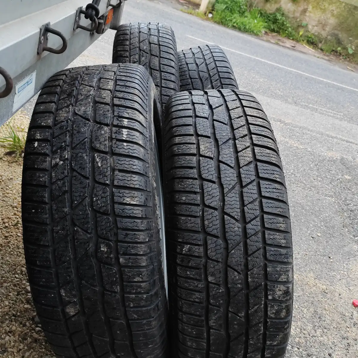 4 roues complètes pneus Continental Hivers + jantes Mercedes